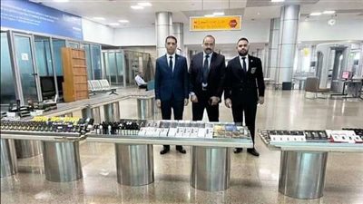 ضبط تهريب كمية كبيرة من الشيش الإلكترونية ومستلزماتها بمطار القاهرة