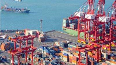 تطوير الموانئ البحرية والجافة.. تطوير القدرات اللوجستية للدولة المصرية