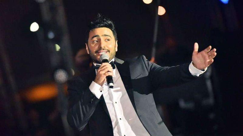 المطرب تامر حسني