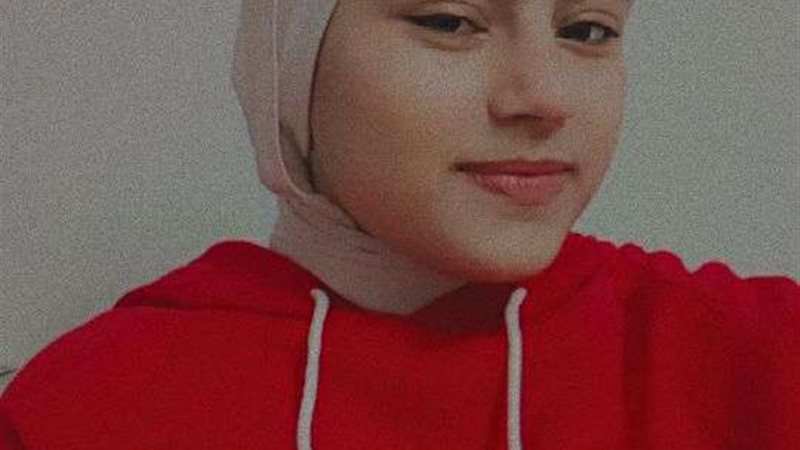 تهنئة بالنجاح للطالبة