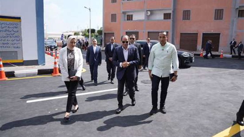 الرئيس السيسي يفتتح