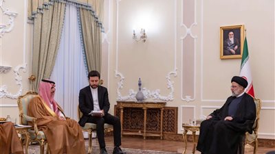 لتسليم دعوة من خادم الحرمين.. وزير الخارجية السعودي يلتقي رئيس إيران