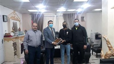 وكيل رياضة الشرقية يكرم 