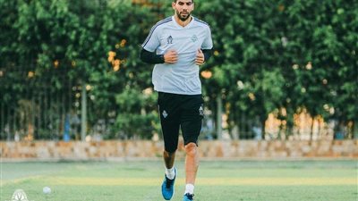 كشف سبب ضم شريف إكرامي لقائمة كأس العالم على حساب محمد عواد