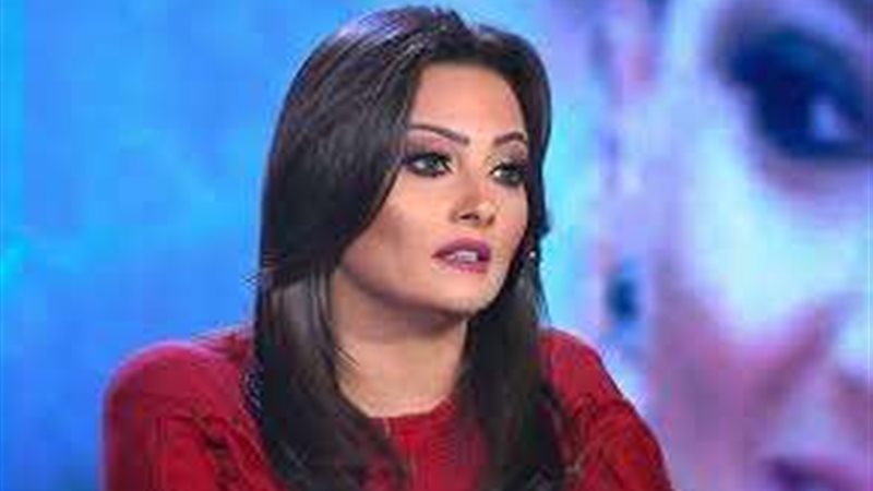الفنانة بشري