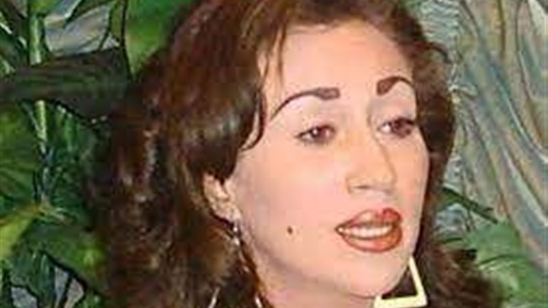 الفنانة إيناس مكي