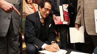 فاروق حسني يكشف موقف حسني مبارك من سجن إبراهيم عيسى .. فيديو