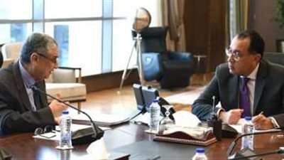 مدبولي يتابع مع وزير الكهرباء عدد من ملفات الوزارة