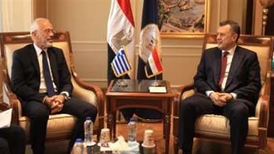 وزير السياحة يبحث مع سفير اليونان بالقاهرة سبل تعزيز التعاون