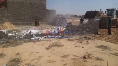 إزالة ٣ تعديات علي الأراضي الزراعية في حوش عيسي