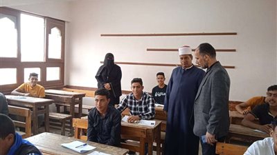 اليوم.. طلاب الثانوية الأزهرية «أدبي» يؤدون امتحان الفلسفة والمنطق