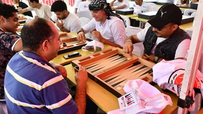 العنصر النسائي يظهر بقوة في ثان أيام بطولة الدومينو والطاولة المؤهلة لكأس العالم بالعريش