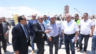 وزير النقل يتفقد مشروع إعادة تأهيل وتطوير خط الفردان طابا