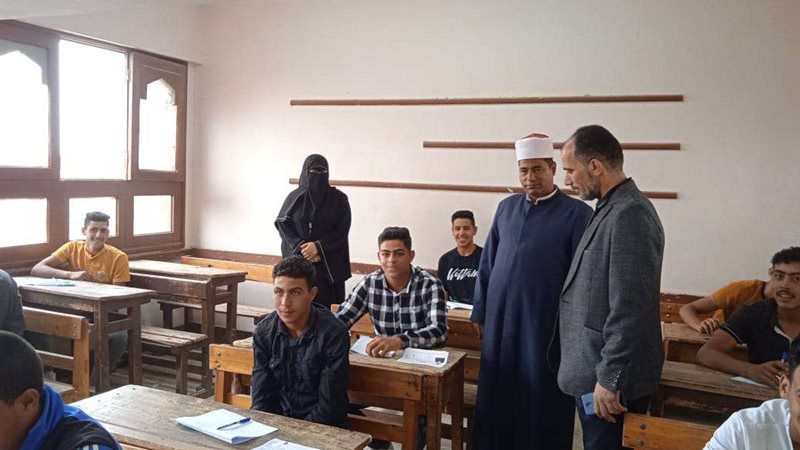 بيومي يتفقد لجان