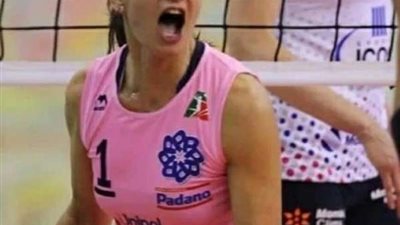 بسبب حملها.. نادي شهير يقاضي لاعبة كرة طائرة