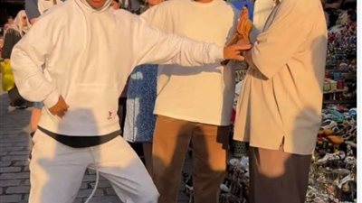 بالرقص.. هكذا روج نويل روبنسون للسياحة في مصر