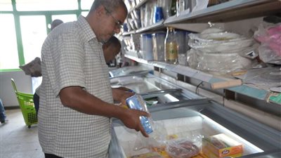 ضبط كمية من الحوم والدواجن مجمدة منتهية الصلاحية في إسنا