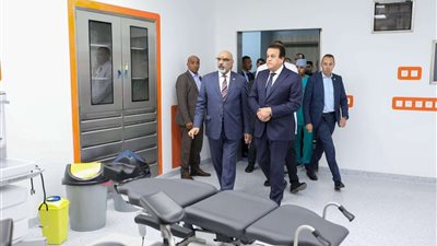 وزير الصحة يتفقد التشغيل التجريبي لمستشفى التأمين بالعاصمة الادارية