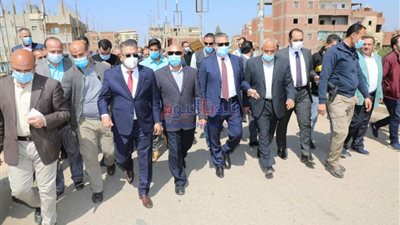محافظ المنوفية ووزير النقل يتابعان تنفيذ مشروع إحياء خط سكة حديد كفر داود - السادات