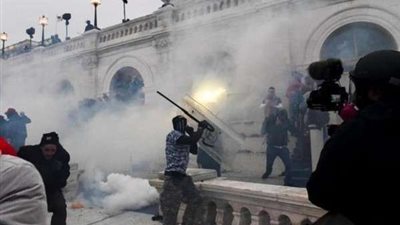 أمريكا تفتح أكبر تحقيق في تاريخها.. وتتجه لاتهام نحو 100 شخص إضافيين في قضية اقتحام الكونجرس