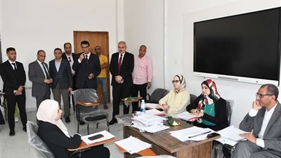 في يوم التخرج.. «مندور» يُتابع 