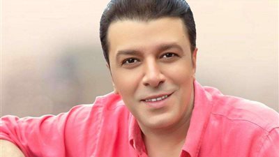 مصطفي كامل.. يتمني الشفاء العاجل للفنان هاني شاكر