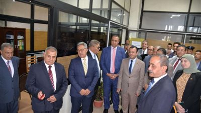 محافظ الإسماعيلية ولجنة الإدارة المحلية بمجلس النواب في جولة تفقدية لديوان عام المحافظة