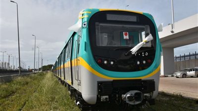 النقل: وصول القطار المكيف السابع لمترو الأنفاق إلى ميناء الإسكندرية.. صور