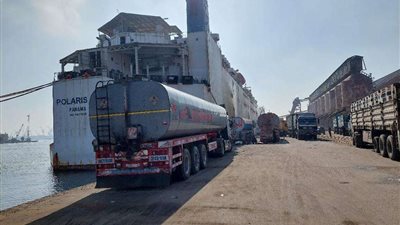 شحن 153 ألف طن خام كلينكر إلى دول إفريقيا عبر ميناء شرق بورسعيد