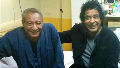 محمد منير: دفنت عبد الرحمن الأبنودي بإيدي بس أنا زعلان من بناته