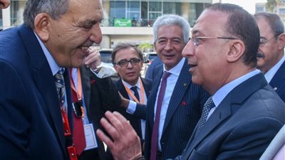 محافظ الإسكندرية يهنىء الغرفة التجارية لحصولها على جائزة أفضل غرفة في العالم لعام 2023