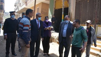 محافظ القليوبية يجري جولة مفاجئة لمنطقة مزلقانات قليوب