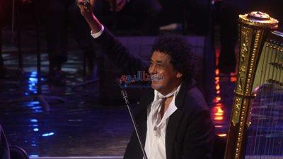 محمد منير: أنا أصغر جيل بيغني نوبي وهذا معنى شمندورة.. فيديو