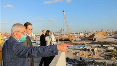تفاصيل زيارة الوفد الدبلوماسي الفرنسي لهيئة ميناء الإسكندرية.. صور