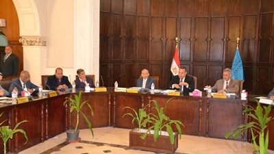 مجلس جامعة الإسكندرية يشكل لجنة لدعم الطلاب المتفوقين من غير القادرين