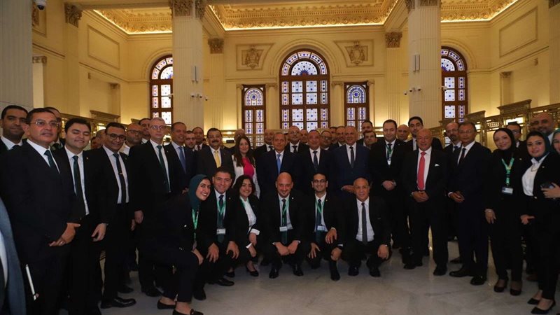 افتتاح فرع البنك