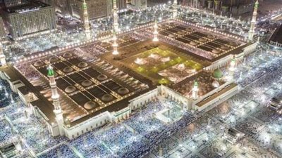 عودة المصلين للمسجد النبوى لأداء صلاة التراويح فى رمضان
