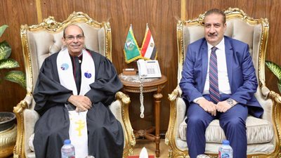 محافظ المنوفية يستقبل راعى الكنيسة الإنجيلية ووفد التربية والتعليم للتهنئة بالعيد