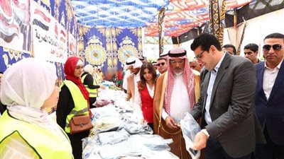 مجلس القبائل العربية يوزع 9 أطنان لحوم ومواد غذائية وملابس على الأسر الأولى بالرعاية بالشرقية