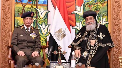 البابا تواضروس يهنئ وزير الدفاع بعيد الأضحى المبارك