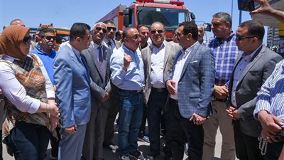 محافظ الإسكندرية يتواجد بموقع عقار خليل حمادة بحضور أعضاء مجلسي النواب والشيوخ