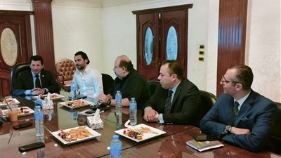 وزير الشباب والرياضة يبحث آليات تنفيذ مبادرة دعم منتخبات الناشئين