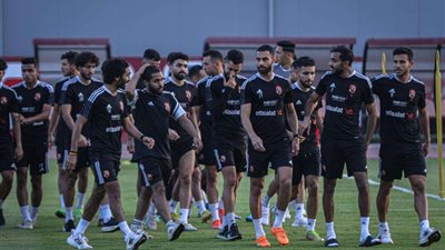 نجم الأهلي يعود للفريق في مواجهة البنك بالدوري
