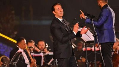 الشقاوة بدأت بعد الـ 40..  تصريحات نارية من مدحت صالح مع أبلة فاهيتا