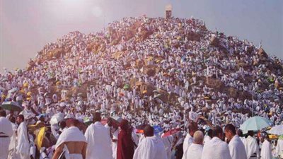وزير الصحة السعودي يقدم نصائح للحجاج للوقاية من ضربات الشمس والإجهاد الحراري.. فيديو