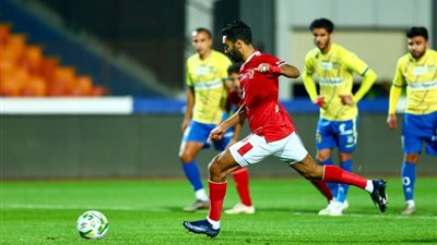 هل طلب موسيماني رحيل حسين الشحات عن الأهلي؟.. أمير توفيق يرد