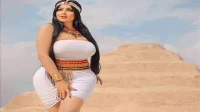 بملابس فاضحة .. فتاة سقارة تشعل مواقع السوشيال ميديا