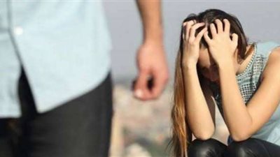 زوجة أمام محكمة الأسرة: «زوجي بيبتزني بعد 22 سنة زواج»