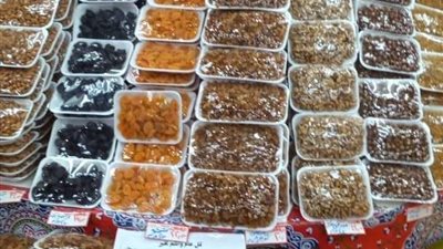 طرح كميات كبيرة من السلع الرمضانية بالمجمعات الاستهلاكية