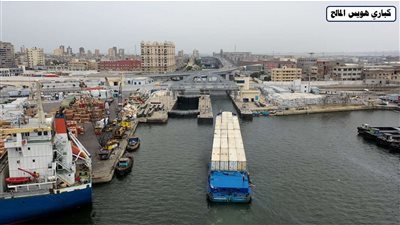 النقل النهري يخفض التكاليف والانبعاثات الملوثة للبيئة